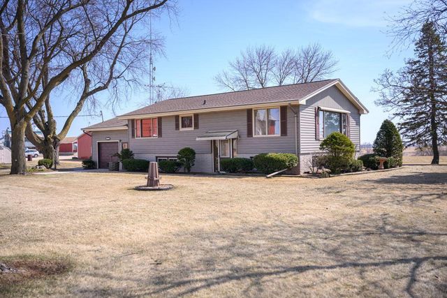 8223 Middle ROAD, Oostburg, WI 53070