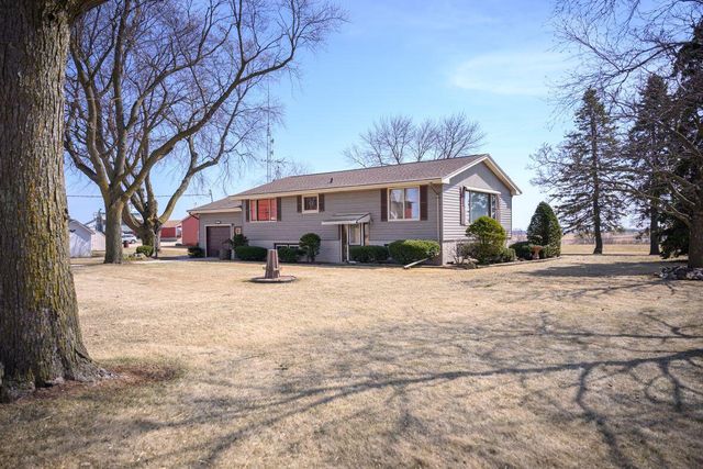8223 Middle ROAD, Oostburg, WI 53070