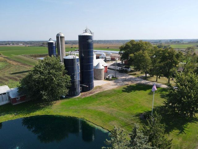8223 Middle ROAD, Oostburg, WI 53070