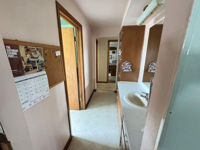 8223 Middle ROAD, Oostburg, WI 53070
