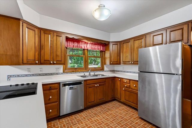 310 Cheyenne Trail, Madison, WI 53705