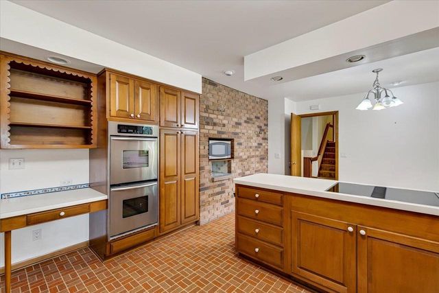 310 Cheyenne Trail, Madison, WI 53705