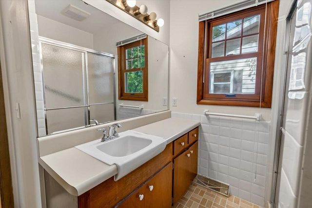 310 Cheyenne Trail, Madison, WI 53705