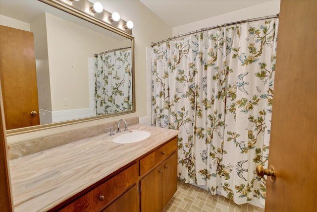 310 Cheyenne Trail, Madison, WI 53705
