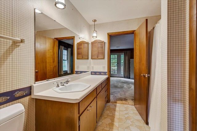 310 Cheyenne Trail, Madison, WI 53705