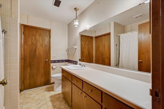 310 Cheyenne Trail, Madison, WI 53705