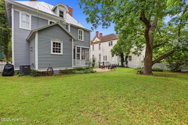 306 S 4th Street, Wilmington, NC 28401