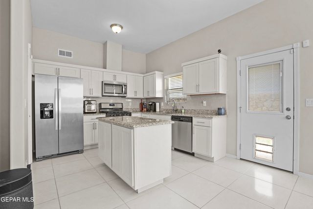 13944 Garforth Avenue, Horizon City, TX 79928