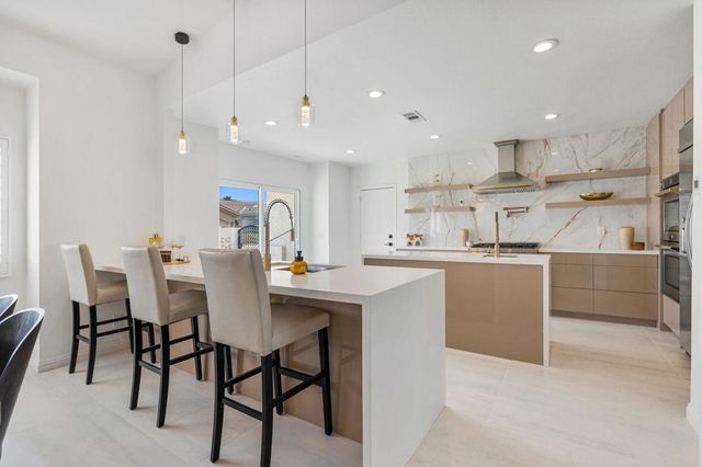 47215 Heliotrope Drive, Palm Desert, CA 92260