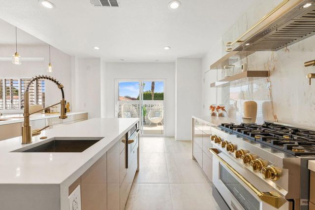 47215 Heliotrope Drive, Palm Desert, CA 92260