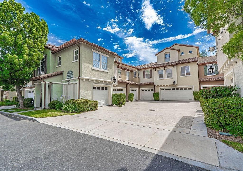 28246 Canterbury Ct, Santa Clarita, CA 91354 — photo 2