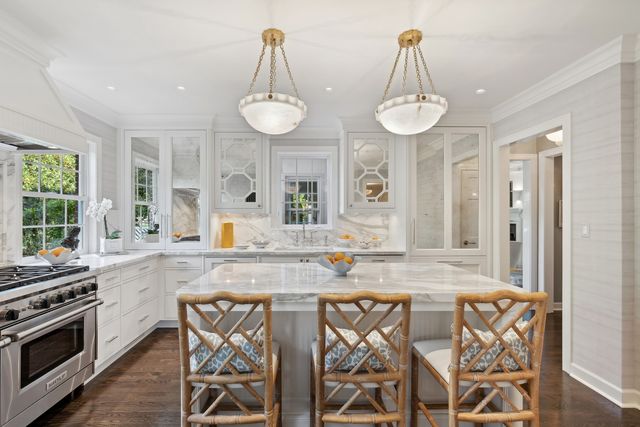 85 Sunset Place, Lake Forest, IL 60045