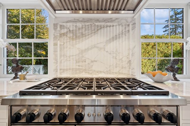 85 Sunset Place, Lake Forest, IL 60045