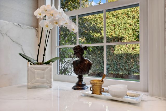 85 Sunset Place, Lake Forest, IL 60045