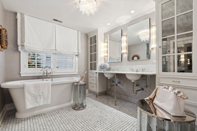 85 Sunset Place, Lake Forest, IL 60045