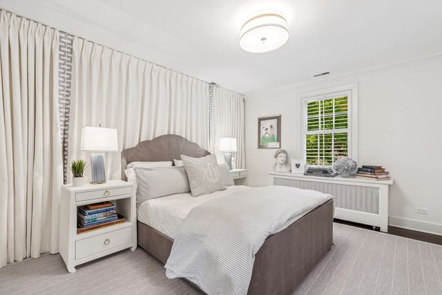 85 Sunset Place, Lake Forest, IL 60045