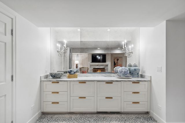 85 Sunset Place, Lake Forest, IL 60045