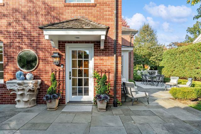 85 Sunset Place, Lake Forest, IL 60045