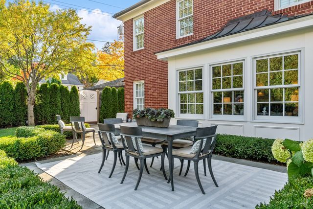 85 Sunset Place, Lake Forest, IL 60045