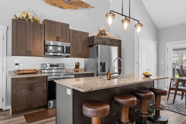 32 Cave Creek Lane, Lampe, MO 65681