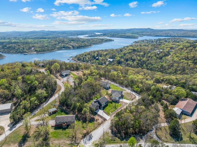 32 Cave Creek Lane, Lampe, MO 65681