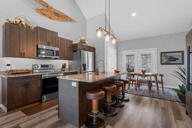 32 Cave Creek Lane, Lampe, MO 65681