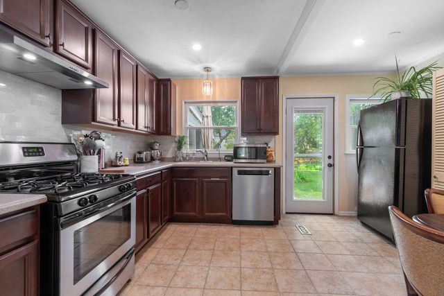 1257 Brandywine Circle, Batavia, IL 60510