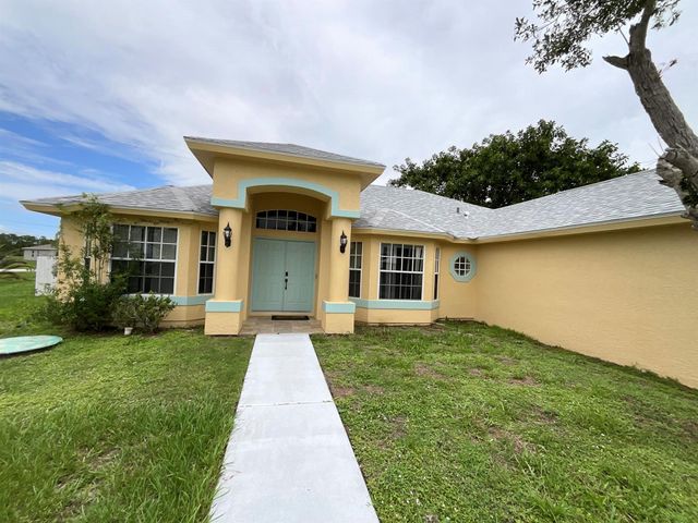 4630 NW Bighorn Avenue, Port St Lucie, FL 34983