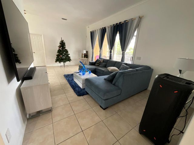 4630 NW Bighorn Avenue, Port St Lucie, FL 34983