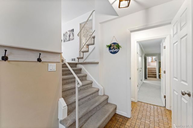 219 Old Mamaroneck Road, White Plains, NY 10605