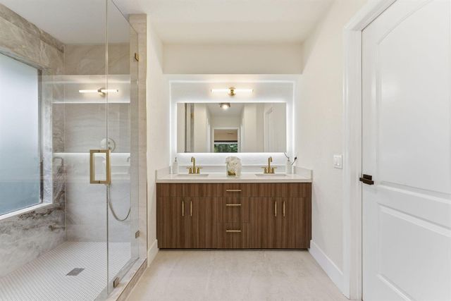 2 Dunbar Road, Palm Beach Gardens, FL 33418