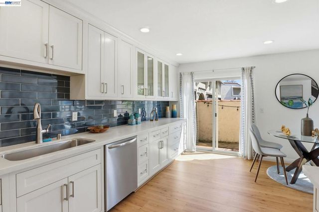 410 Puerto Pl, Hayward, CA 94541