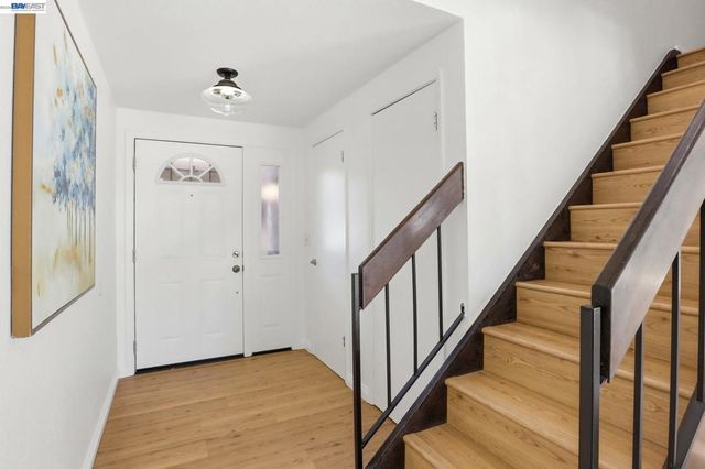 410 Puerto Pl, Hayward, CA 94541