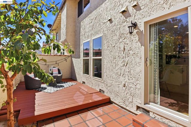 410 Puerto Pl, Hayward, CA 94541