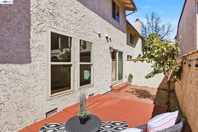 410 Puerto Pl, Hayward, CA 94541