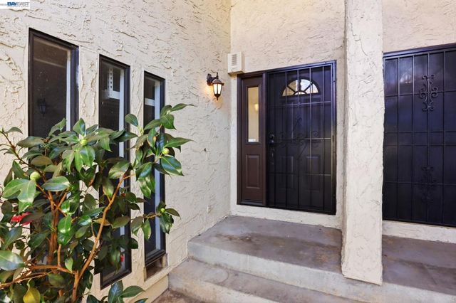 410 Puerto Pl, Hayward, CA 94541