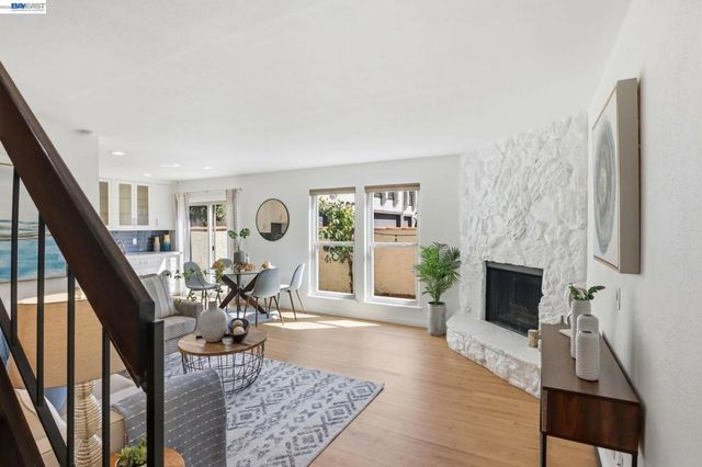 410 Puerto Pl, Hayward, CA 94541