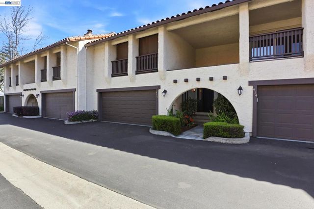 410 Puerto Pl, Hayward, CA 94541