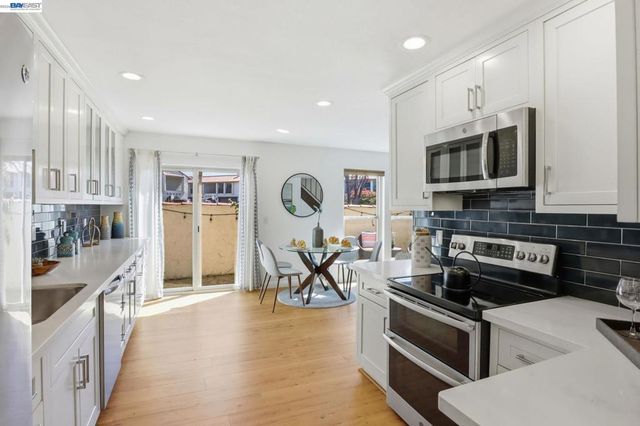 410 Puerto Pl, Hayward, CA 94541