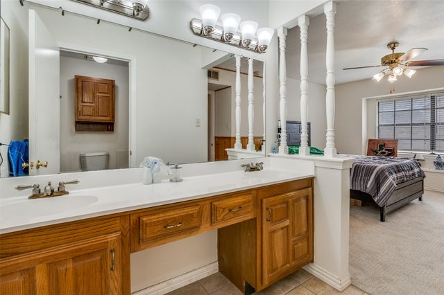 402 Chestnut Drive, Grand Prairie, TX 75052