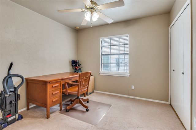 402 Chestnut Drive, Grand Prairie, TX 75052