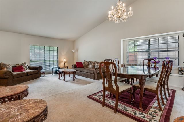 402 Chestnut Drive, Grand Prairie, TX 75052