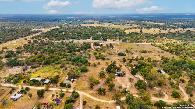 225 marthas, Somerset, TX 78069