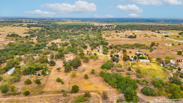 225 marthas, Somerset, TX 78069
