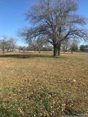 225 marthas, Somerset, TX 78069