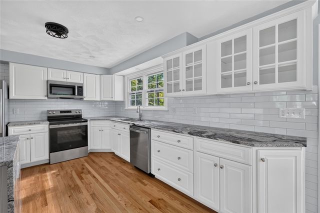 1 Angell Road, Lincoln, RI 02865