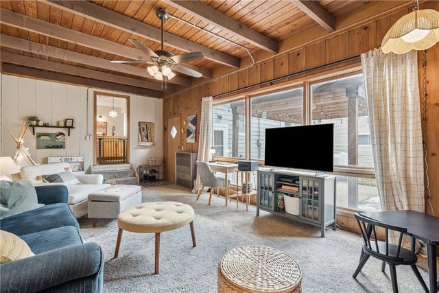 712 9th Avenue, Coralville, IA 52241