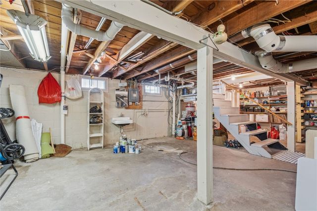 712 9th Avenue, Coralville, IA 52241