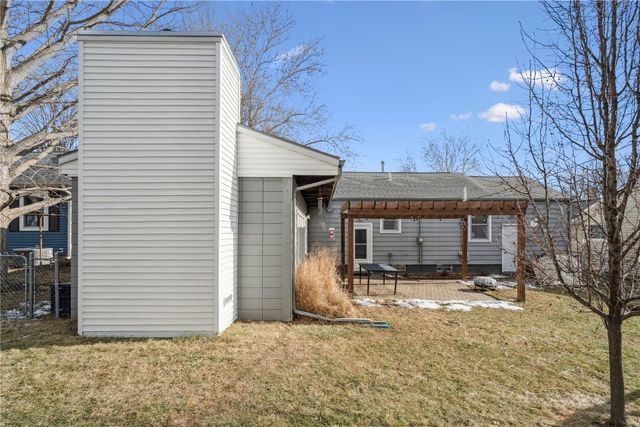 712 9th Avenue, Coralville, IA 52241