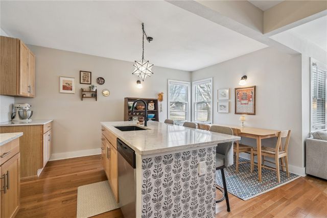 712 9th Avenue, Coralville, IA 52241